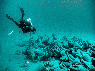 Amphorae beneath the sea